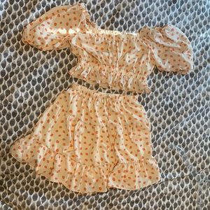 Floral print crop top and skirt set from Sabo Skirt. Size S